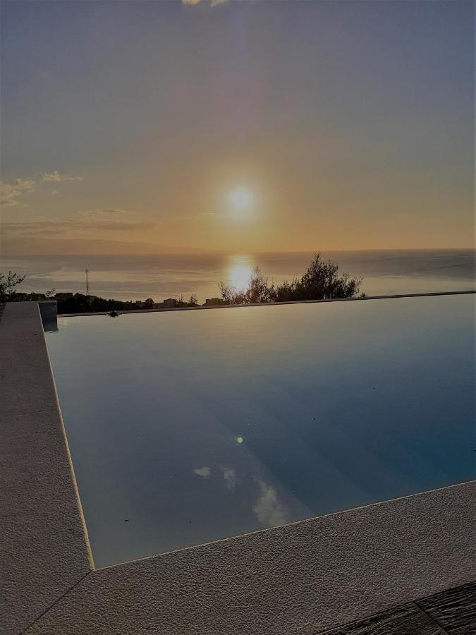 Villa Infinity ∞ Santa Teresa Di Riva Exterior photo