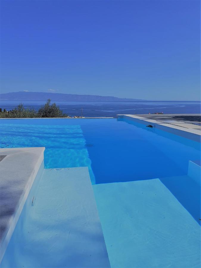 Villa Infinity ∞ Santa Teresa Di Riva Exterior photo