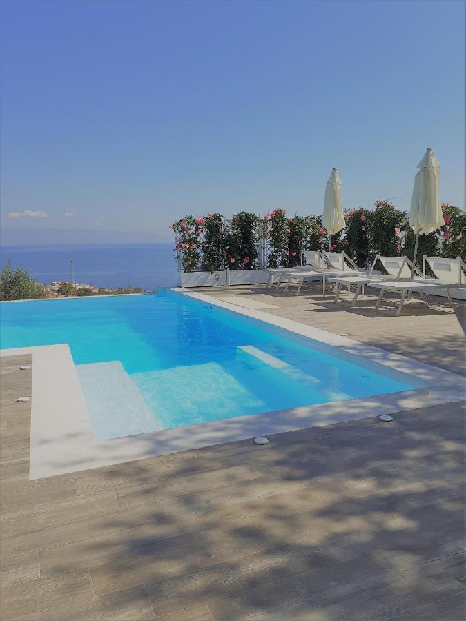 Villa Infinity ∞ Santa Teresa Di Riva Exterior photo