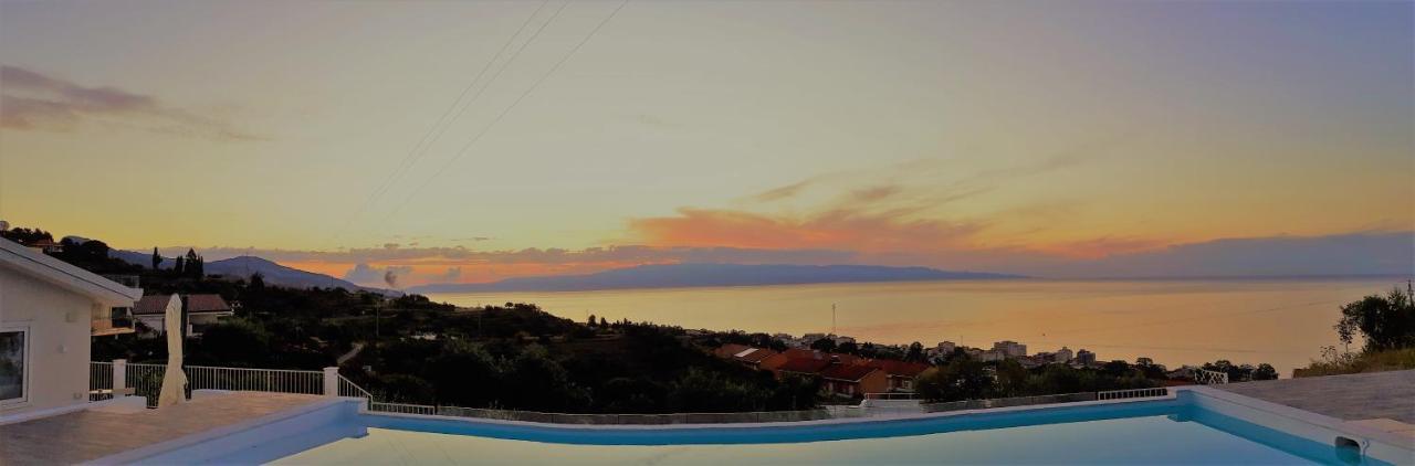 Villa Infinity ∞ Santa Teresa Di Riva Exterior photo