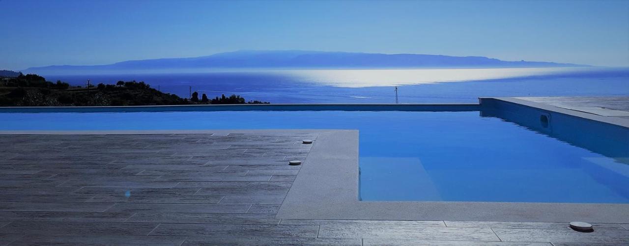 Villa Infinity ∞ Santa Teresa Di Riva Exterior photo